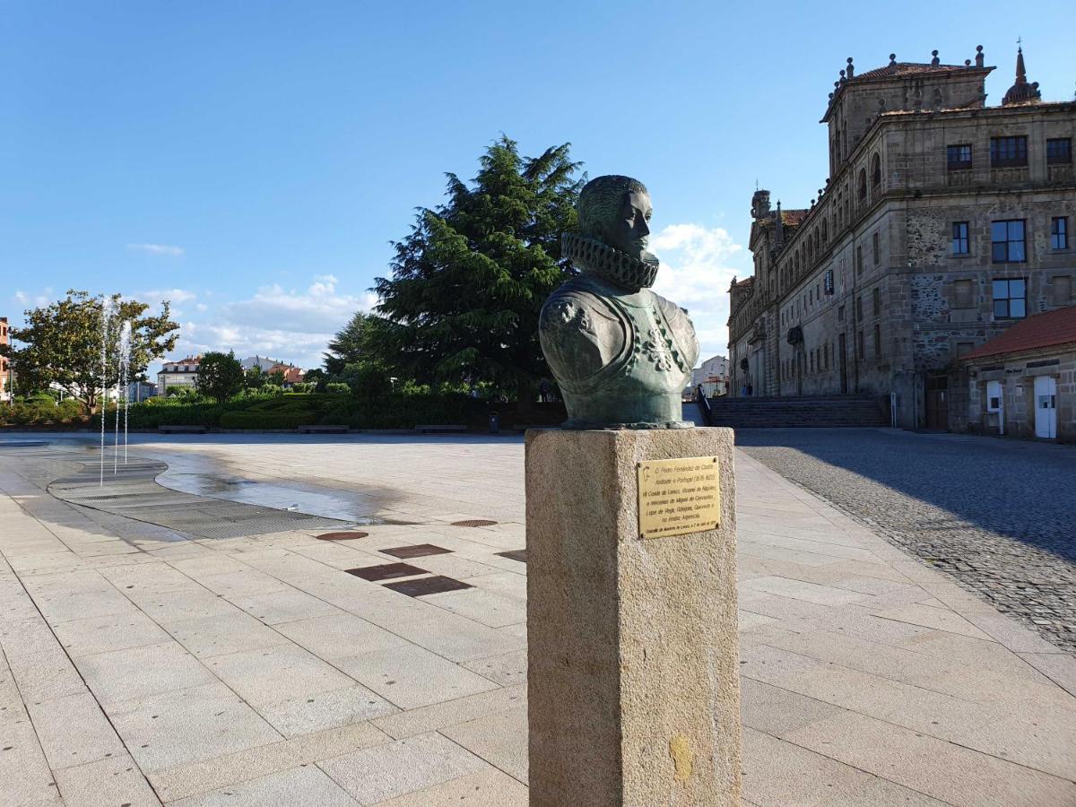 Acogedor Apartamento En El Centro De Monforte Monforte De Lemos Eksteriør bilde