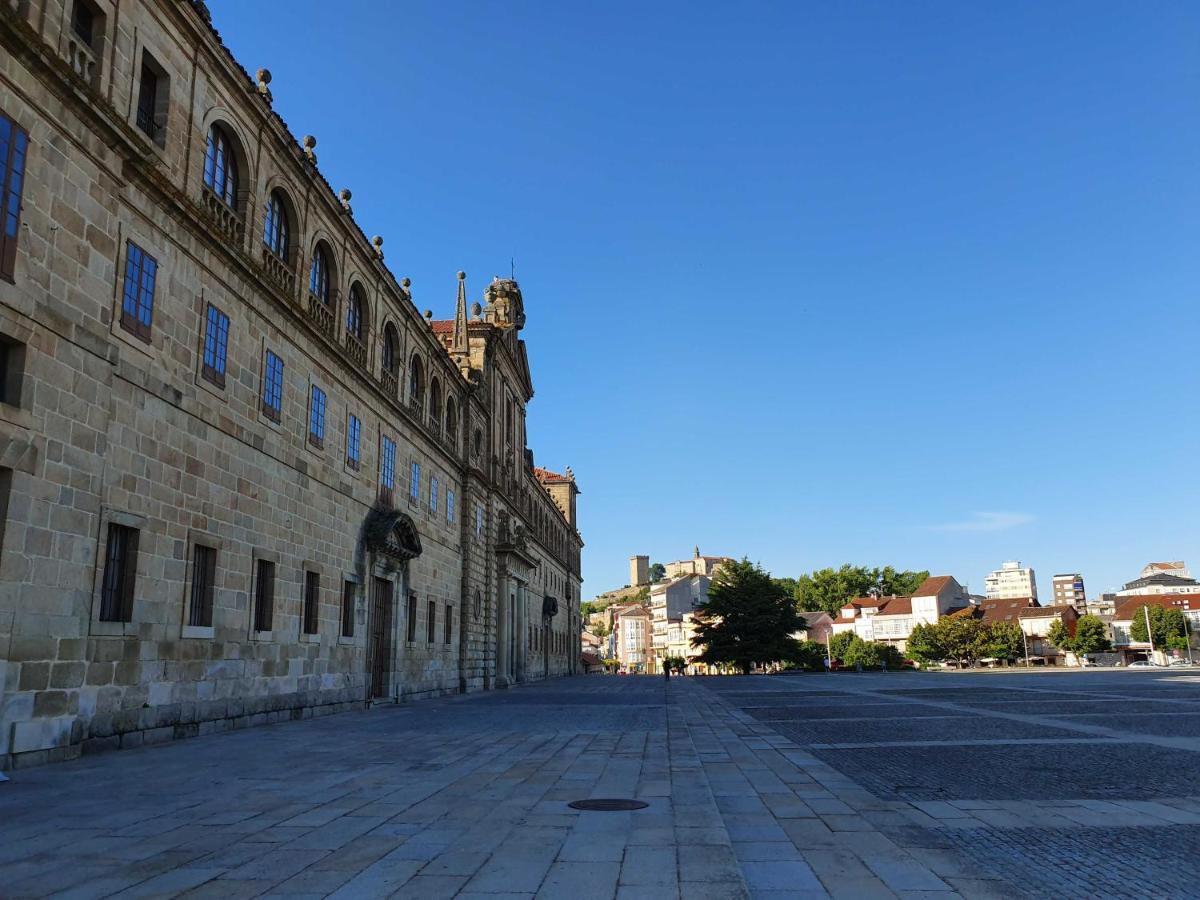 Acogedor Apartamento En El Centro De Monforte Monforte De Lemos Eksteriør bilde