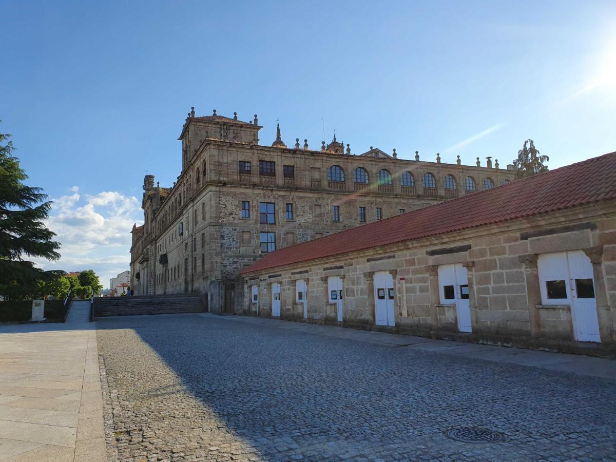 Acogedor Apartamento En El Centro De Monforte Monforte De Lemos Eksteriør bilde
